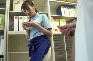 Lần đầu du lịch gái điếm thì lại gặp ngay cô bạn thân thuở nhỏ