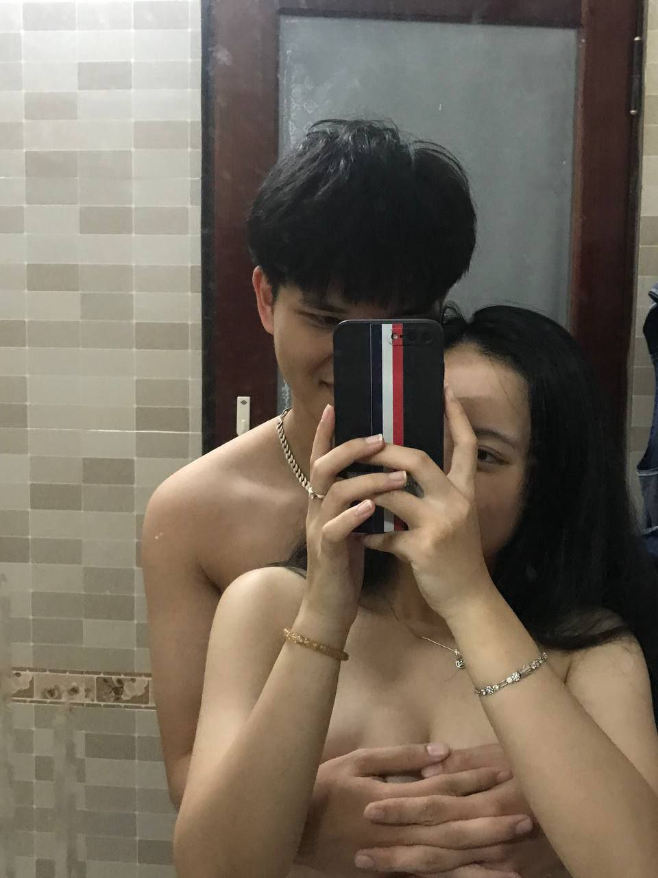 Một đôi tình nhân trẻ tuổi ở Quảng Đông, nhịp điệu tiếng vỗ tay thực sự say lòng, anh trai thì mạnh mẽ như vậy, em gái thì năn nỉ anh trai mình quan hệ nhanh hơn, cô không thể chịu đựng được nữa!
