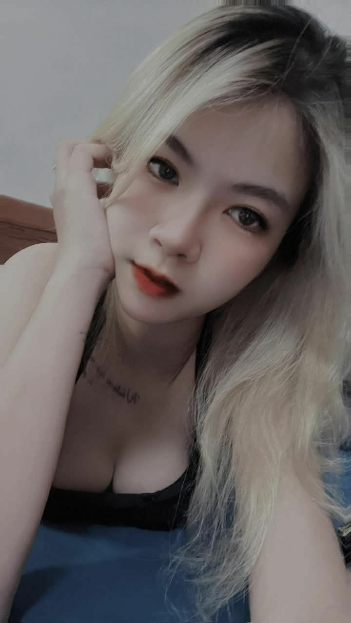 Đang tuổi xem hoạt hình mà em đã biết bú cu rồi